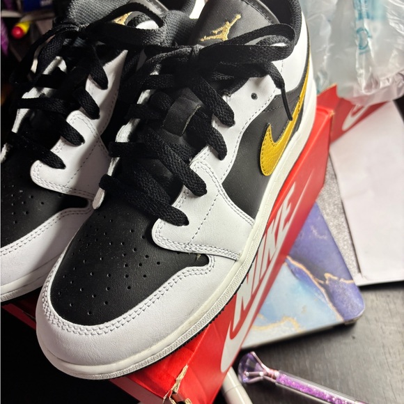 Jordan AJ 1 LOW - Picture 3 of 6